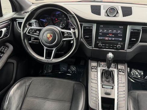 Used 2017 Porsche Macan GTS AWD/4WD image 18
