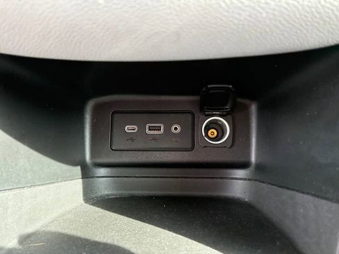 Used 2019 Chevrolet Equinox LT w/ Driver Convenience Package image 28