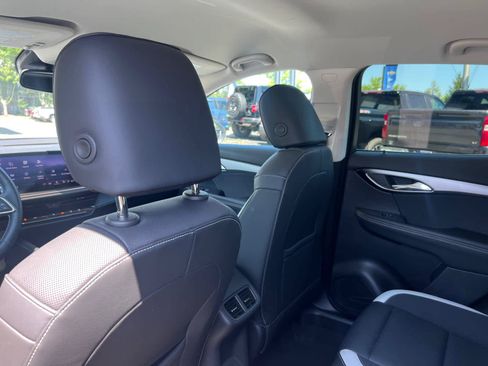 Certified 2025 Buick Envision Sport Touring AWD/4WD image 30