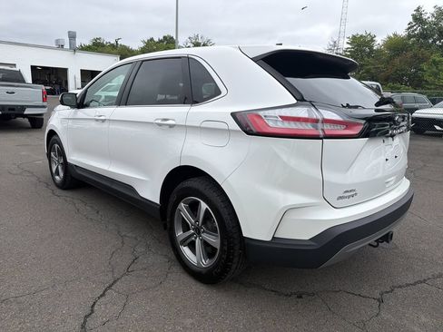 Used 2024 Ford Edge SEL w/ Convenience Package AWD/4WD image 3