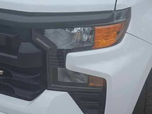 Used 2024 Chevrolet Silverado 1500 Custom image 33