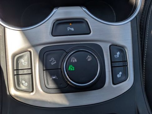 Used 2022 GMC Terrain Denali AWD/4WD image 36