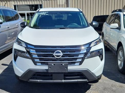 Certified 2025 Nissan Rogue S AWD/4WD image 2
