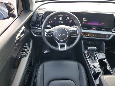 Used 2025 Kia Sportage EX w/ Premium Package image 13
