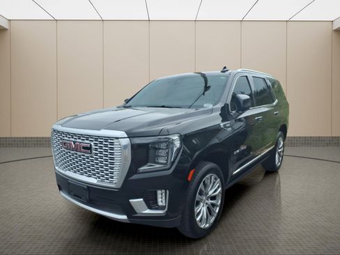 Used 2021 GMC Yukon Denali w/ Denali Premium Package AWD/4WD image 2