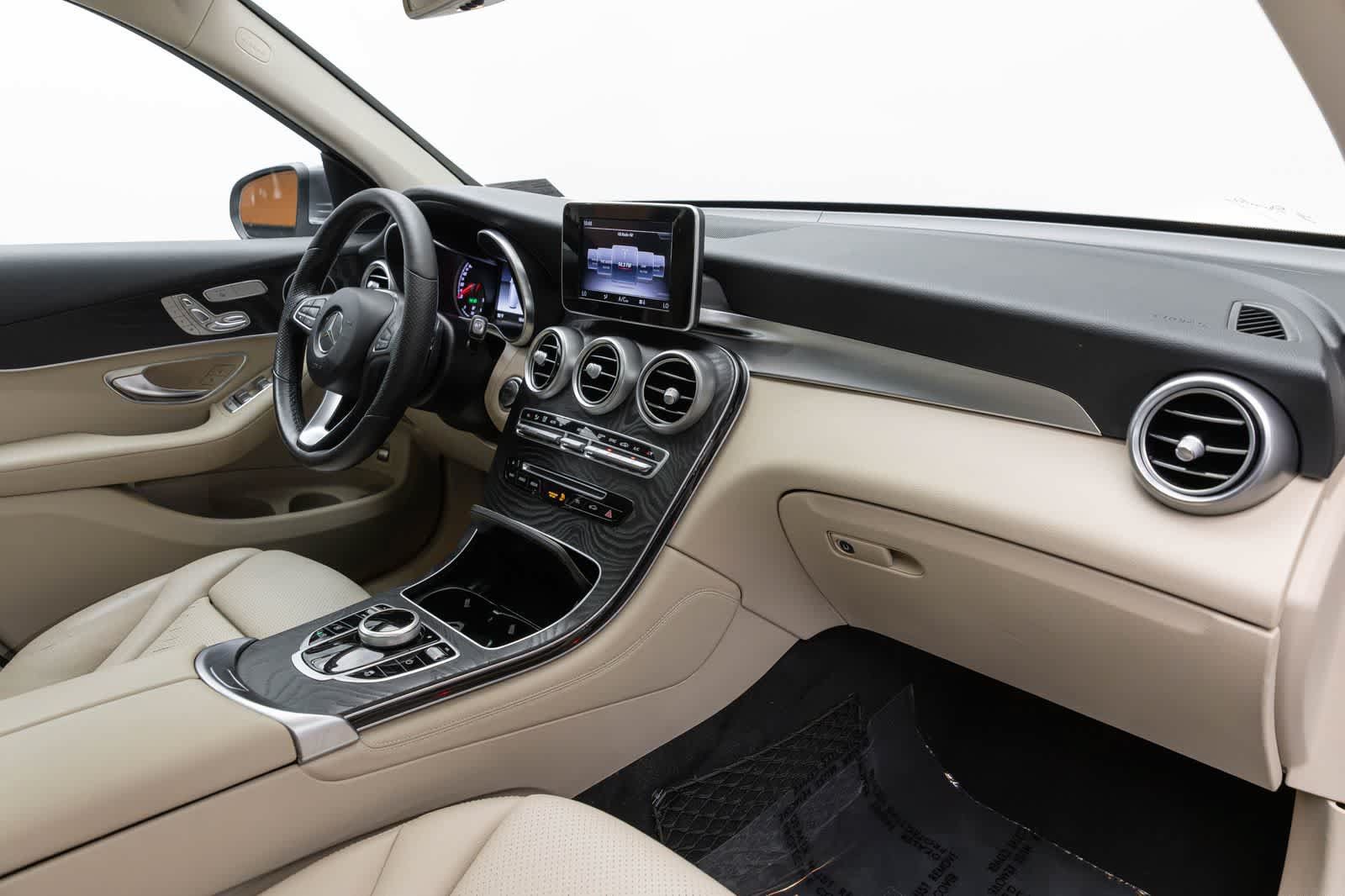 Used 2018 Mercedes-Benz GLC 300 4MATIC image 47