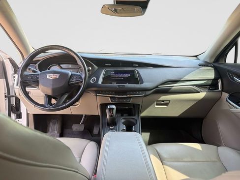 Used 2019 Cadillac XT4 Premium Luxury w/ Cold Weather Package FWD image 17