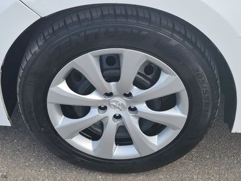 Used 2019 Toyota Corolla LE FWD image 21