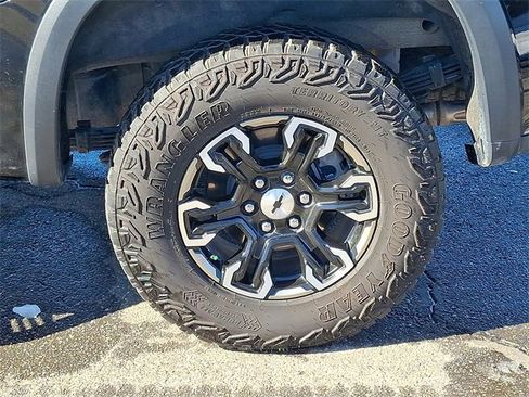 Used 2024 Chevrolet Silverado 1500 ZR2 image 29