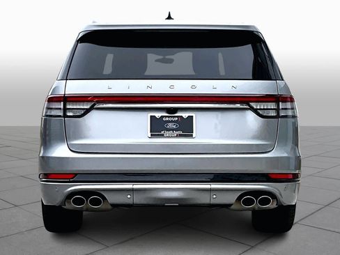 Used 2021 Lincoln Aviator Grand Touring w/ Equipment Group 302A image 4