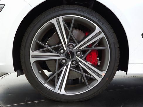 Used 2025 Genesis G70 3.3T Advanced image 7