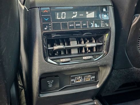 Used 2021 Jeep Grand Cherokee L Limited AWD/4WD image 36