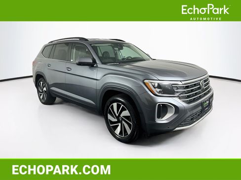 Used 2025 Volkswagen Atlas SE FWD image 1