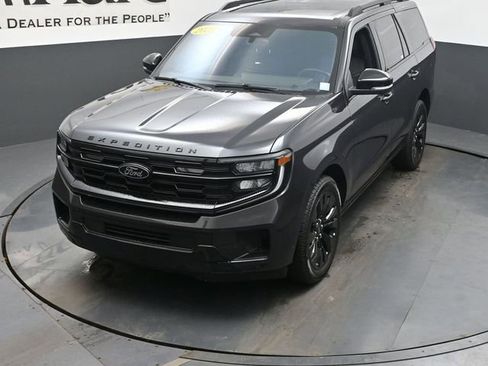 Used 2025 Ford Expedition Platinum w/ Stealth Appearance Package AWD/4WD image 47