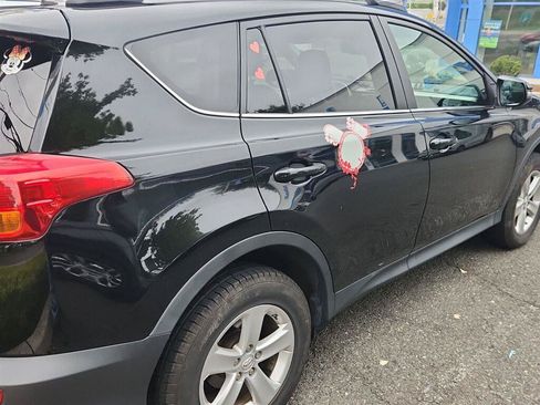 Used 2013 Toyota RAV4 XLE AWD/4WD image 3