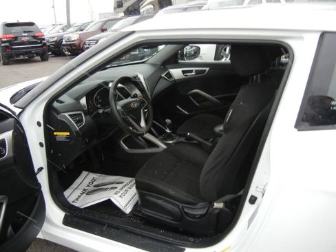 Used 2013 Hyundai Veloster FWD image 44