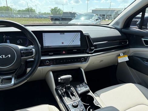 Used 2025 Kia Sportage EX w/ Premium Package image 17