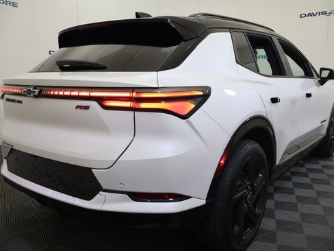 New 2025 Chevrolet Equinox EV RS image 5