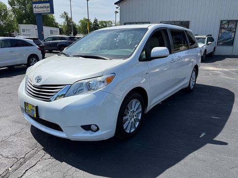 Used 2017 Toyota Sienna XLE AWD Van 3.5L 6-Cyl w/ XLE Navigation Package image 98