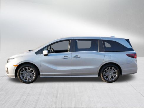 Used 2026 Honda Odyssey Touring image 4