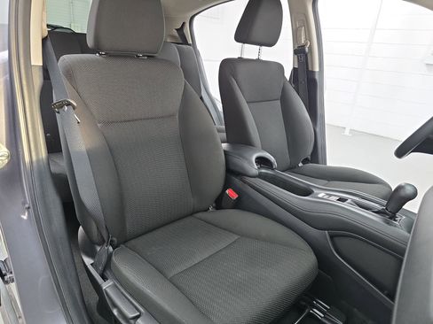 Used 2017 Honda HR-V EX image 10