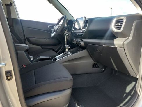 New 2026 Hyundai Venue SE image 16