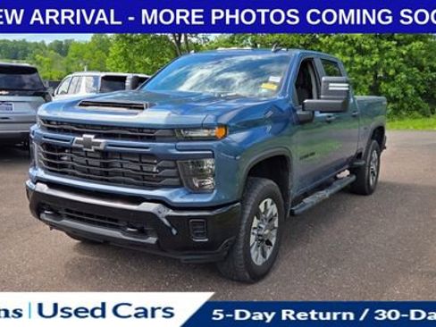 Used 2024 Chevrolet Silverado 2500 Custom w/ Custom Value Package AWD/4WD image 3