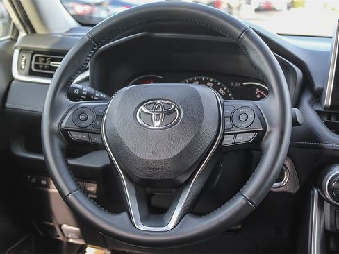 Used 2023 Toyota RAV4 XLE Premium image 15