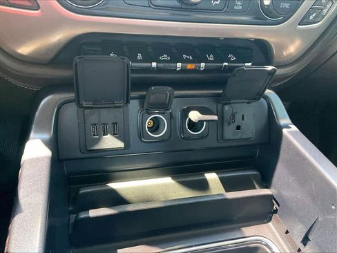 Used 2015 GMC Sierra 1500 Denali w/ Driver Alert Package AWD/4WD image 25