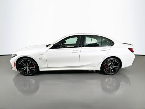 Used 2023 BMW 330e xDrive w/ M Sport Package AWD/4WD image 4