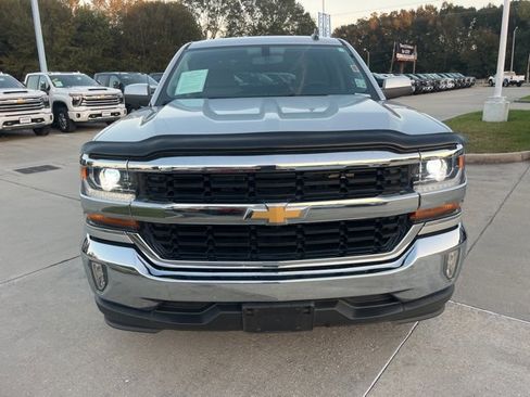 Used 2018 Chevrolet Silverado 1500 LT w/ Texas Edition image 11