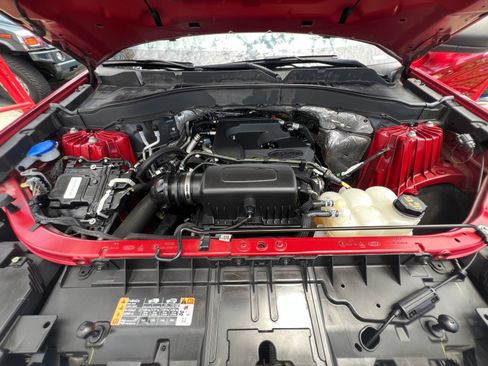 Used 2020 Ford Explorer XLT w/ Equipment Group 202A RWD image 45
