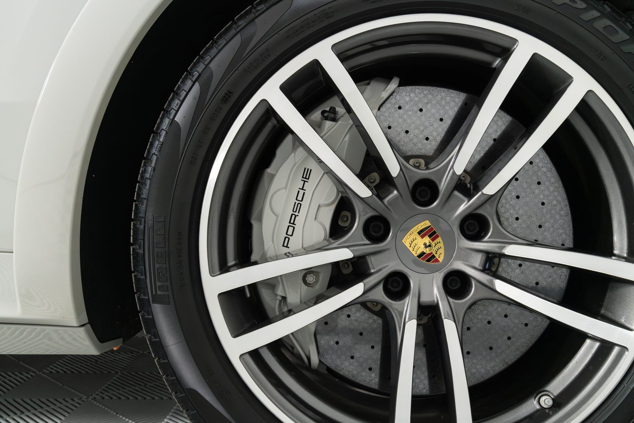 Used 2022 Porsche Cayenne Turbo AWD/4WD image 24