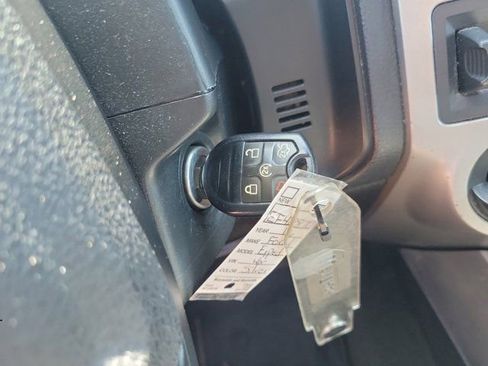 Used 2016 Ford Expedition XLT w/ Equipment Group 202A RWD image 28
