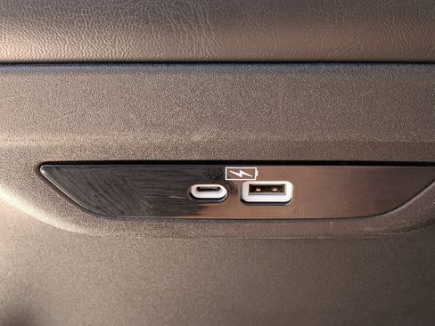 Used 2023 Chrysler Pacifica Touring-L FWD image 17