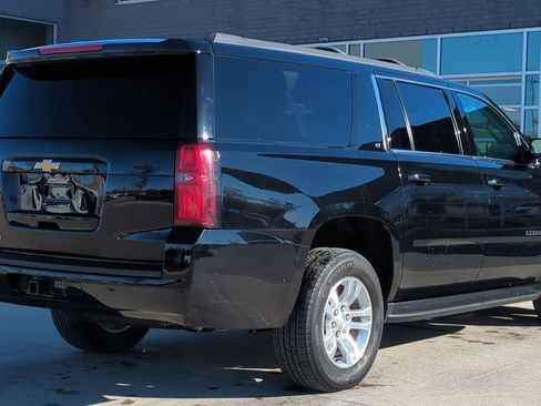 Used 2020 Chevrolet Suburban LT image 7