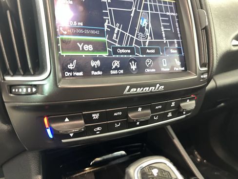 Used 2019 Maserati Levante image 23