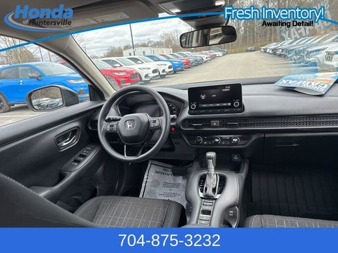 Used 2023 Honda HR-V LX image 14