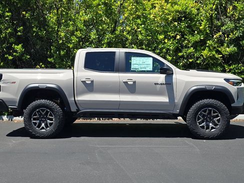 New 2026 Chevrolet Colorado ZR2 w/ Technology Package AWD/4WD image 3