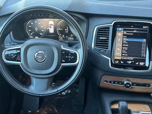 Used 2021 Volvo XC90 T8 Inscription Expression w/ Climate Package image 15