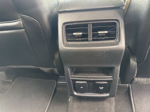 Used 2019 Ford Edge SEL w/ Equipment Group 201A image 10