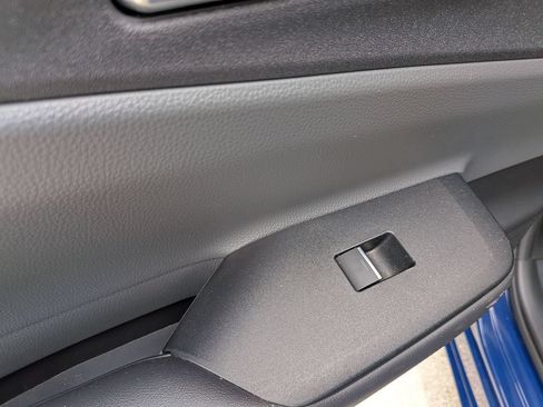 Used 2023 Toyota Prius XLE FWD image 23
