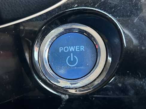 Used 2021 Toyota Prius LE FWD image 23