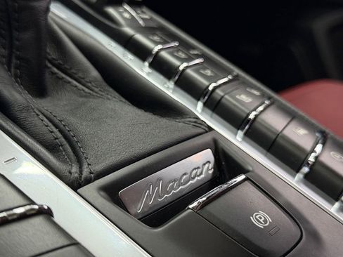 Used 2020 Porsche Macan AWD/4WD image 20
