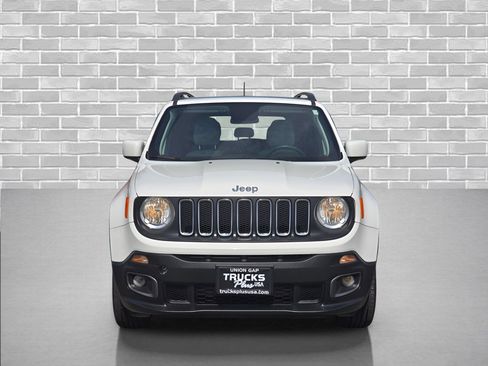 Used 2018 Jeep Renegade Latitude w/ Trailer Tow Group AWD/4WD image 8