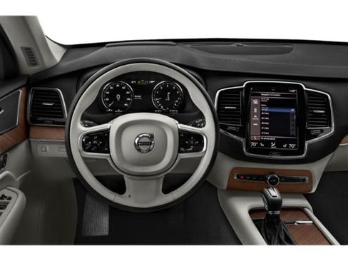 Used 2022 Volvo XC90 T6 Momentum w/ Climate Package AWD/4WD image 7