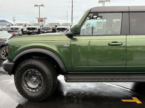 New 2025 Ford Bronco Outer Banks w/ Sasquatch Package AWD/4WD image 12