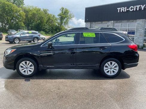 Used 2016 Subaru Outback 2.5i Premium AWD/4WD image 3