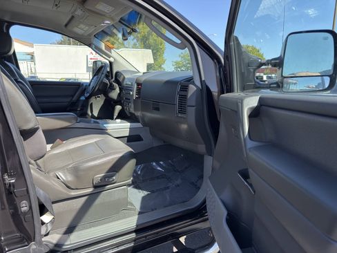 Used 2007 Nissan Titan LE w/ Tow Pkg AWD/4WD image 16