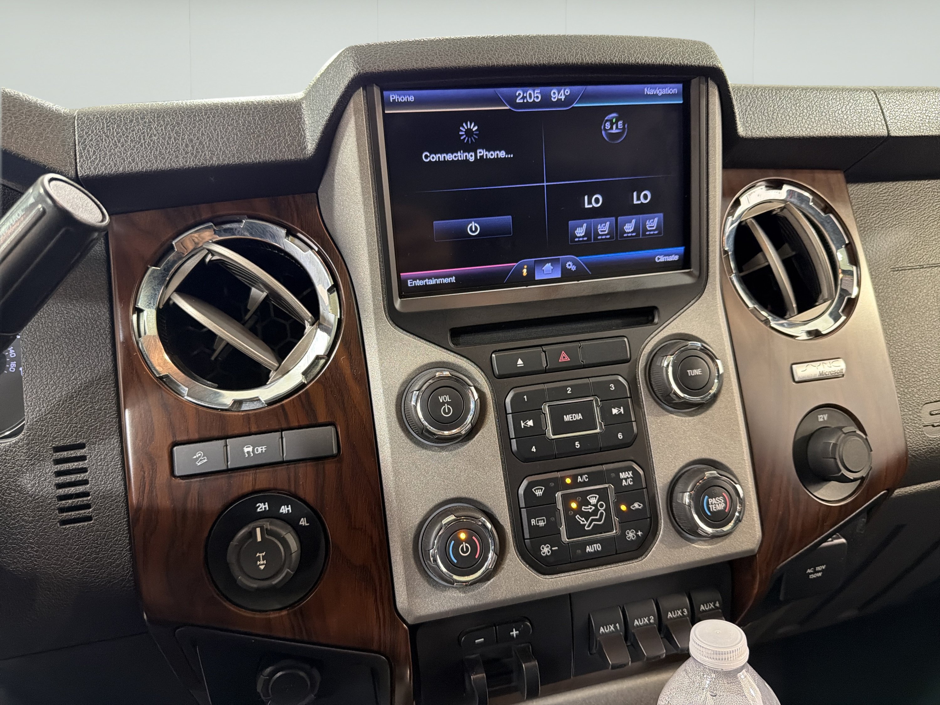 Used 2014 Ford F250 Lariat w/ Lariat Ultimate Package AWD/4WD image 17